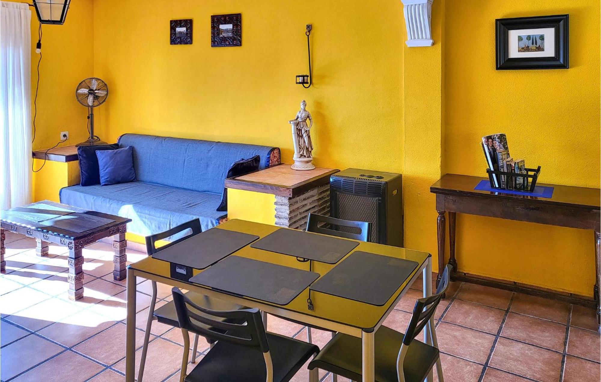 2 Bedroom Cozy Apartment In إل كامبيلو المظهر الخارجي الصورة