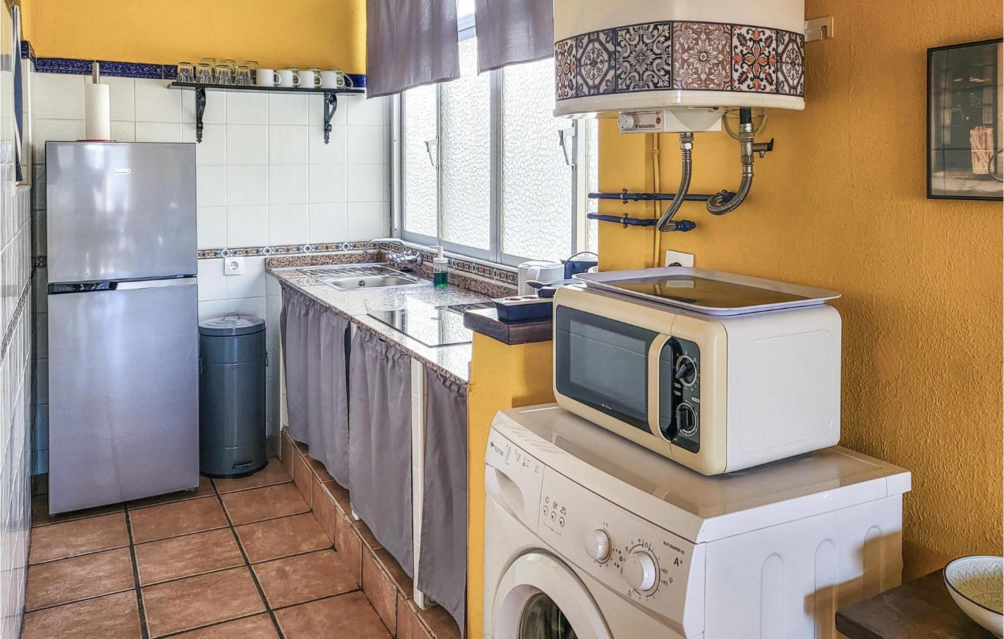 2 Bedroom Cozy Apartment In إل كامبيلو المظهر الخارجي الصورة