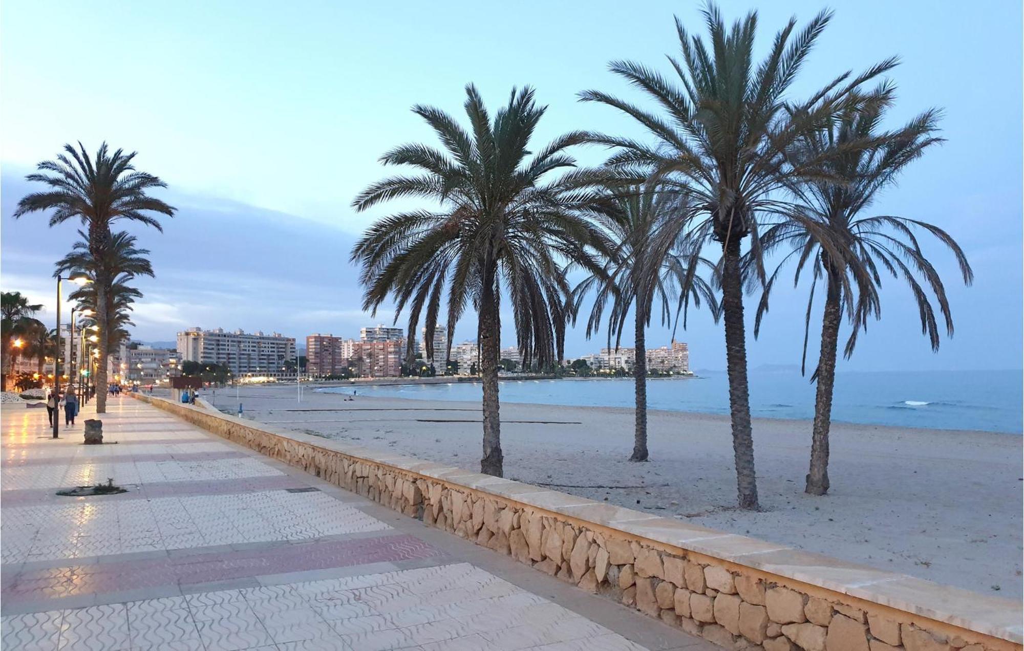 2 Bedroom Cozy Apartment In إل كامبيلو المظهر الخارجي الصورة